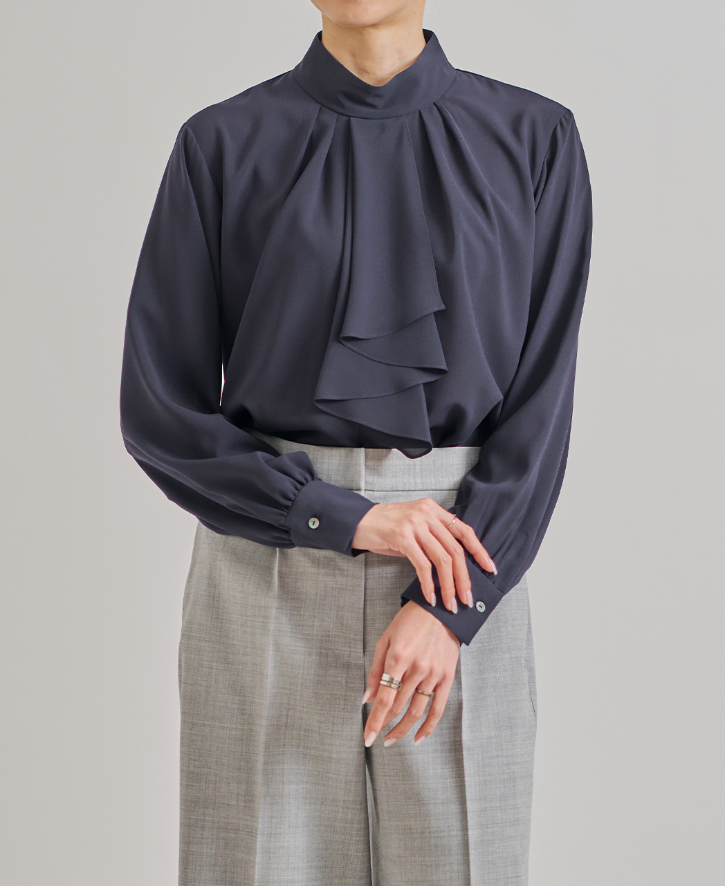 ブラウス/スタンドラッフルフリル