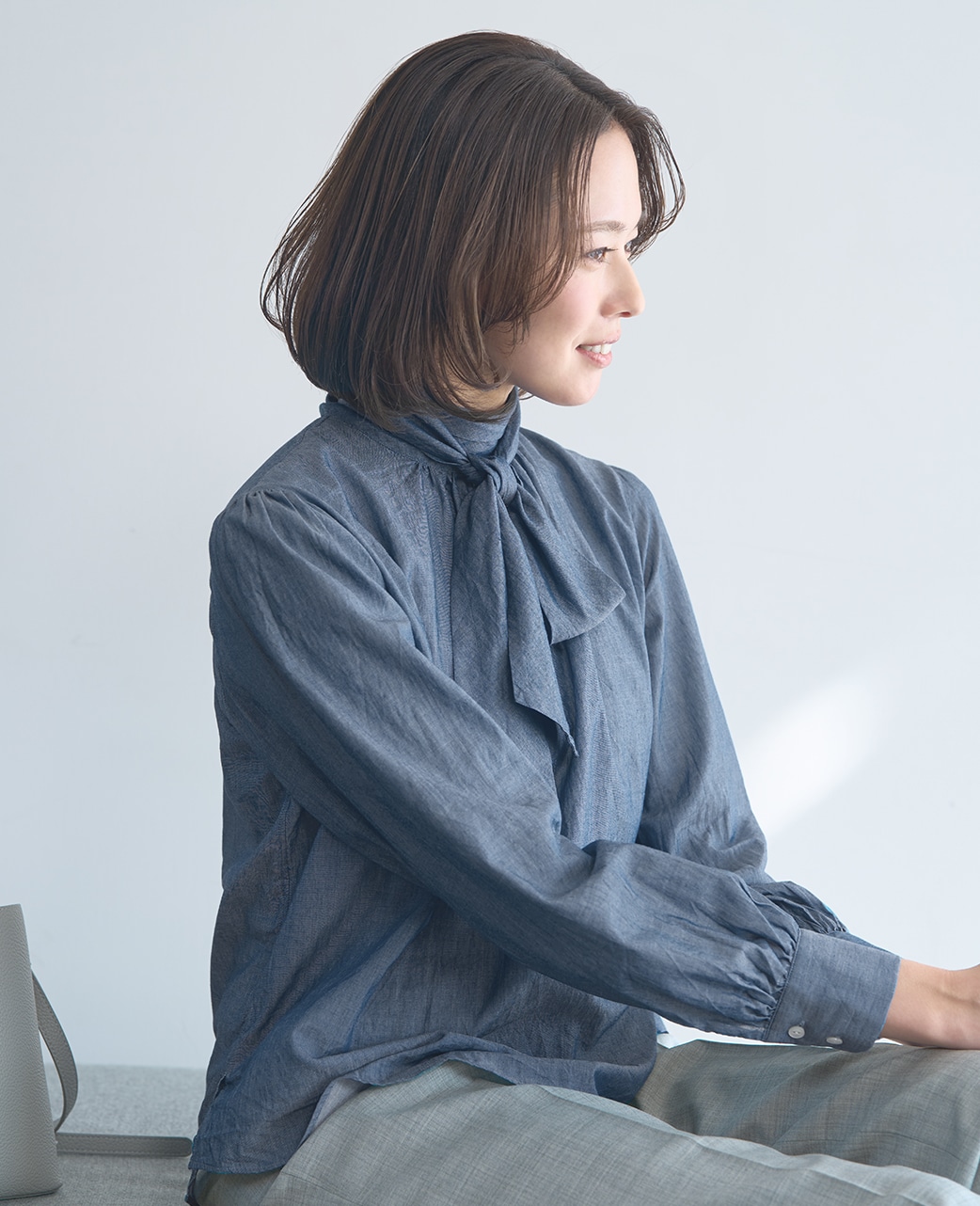 ブラウス/ボウタイ