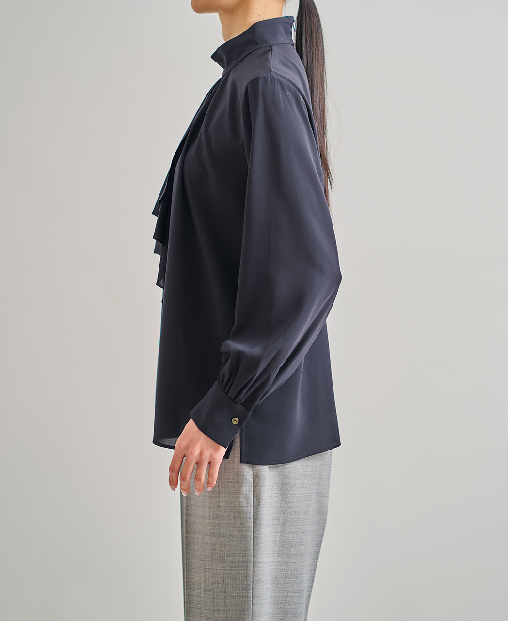 ブラウス/スタンドラッフルフリル